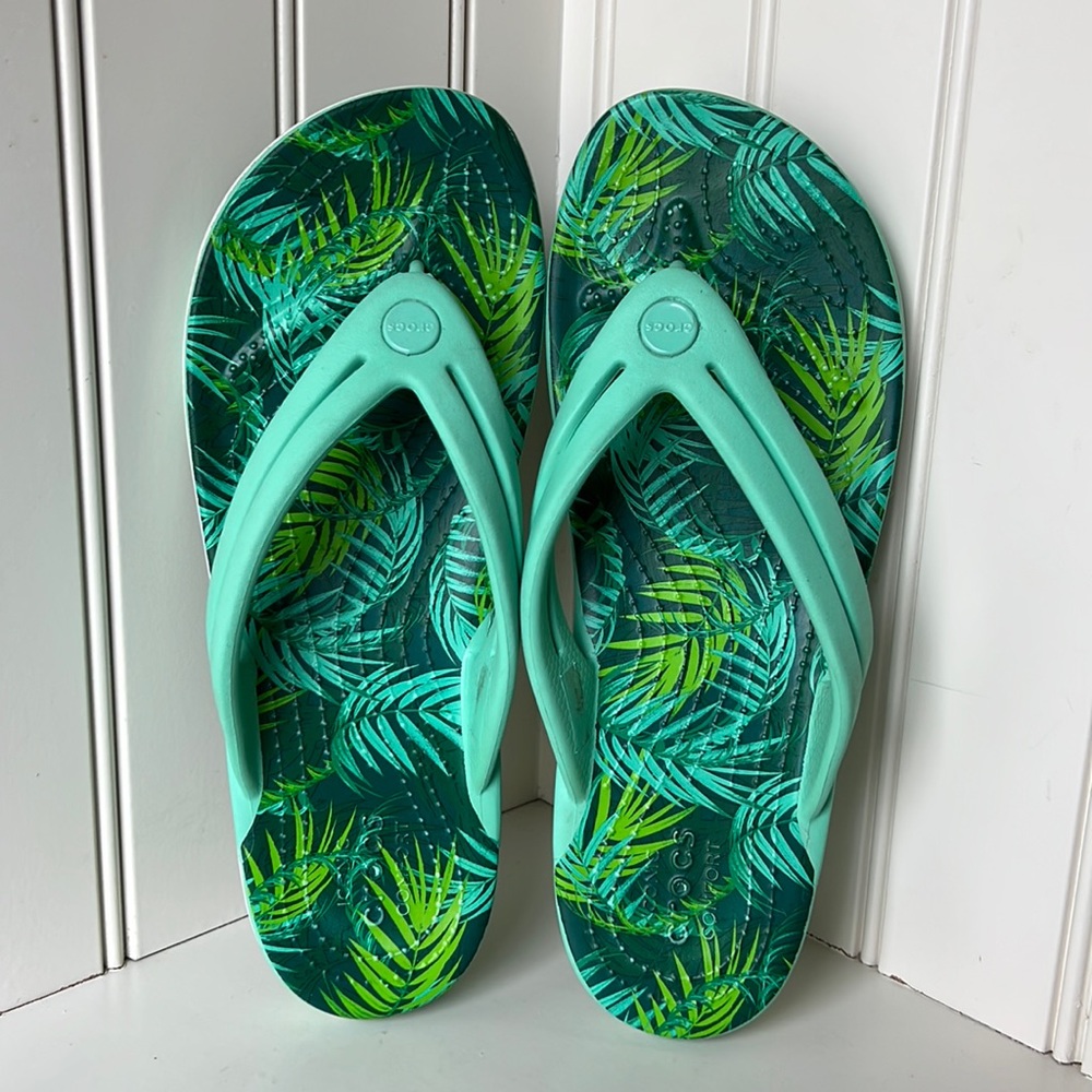 CROCS Green Tropical Flip Flop Sandals Size 10
